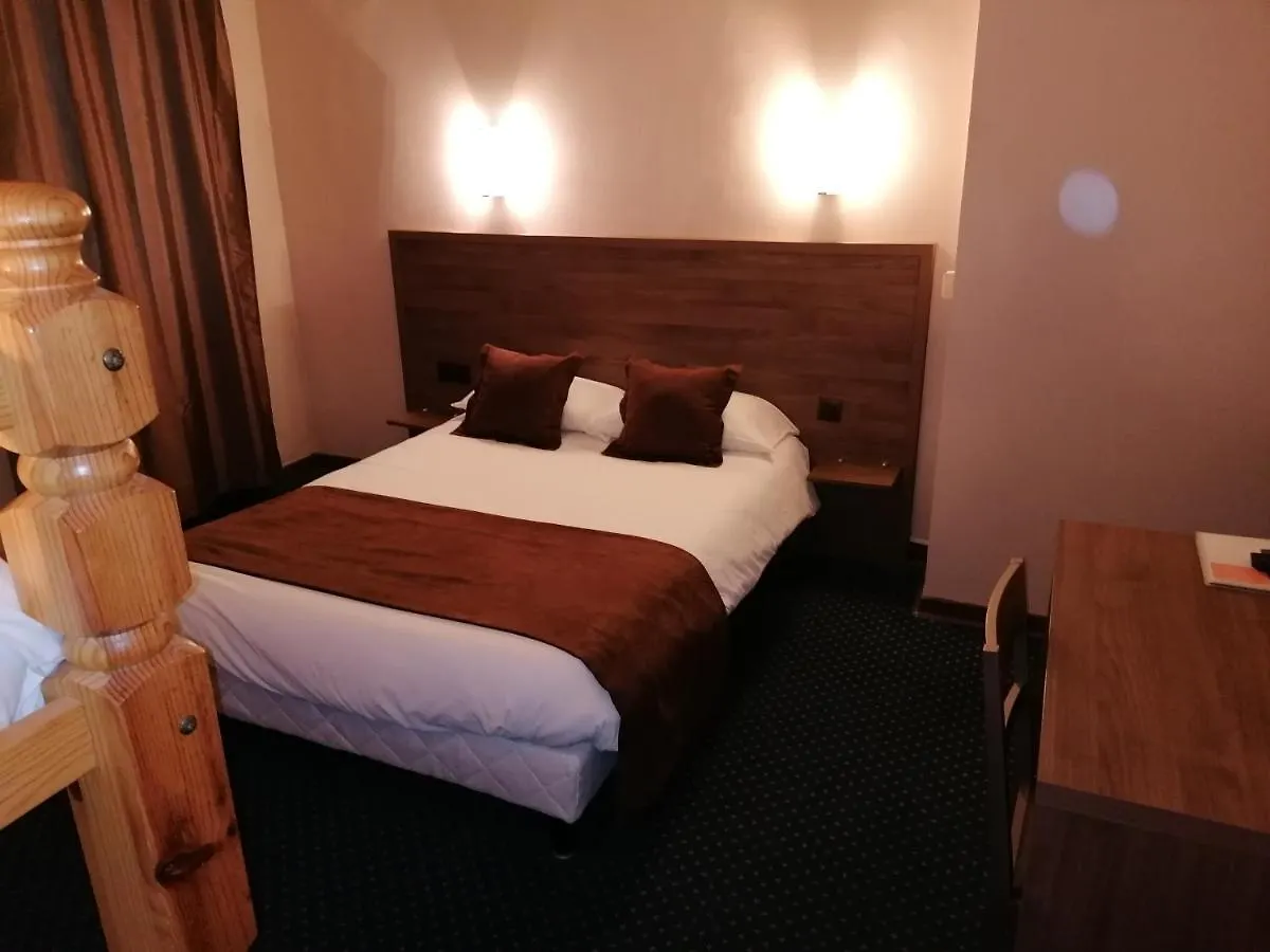 **  Logis Hotel Saint Jacques Valence  France